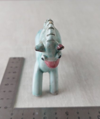 Ancienne figurine, en céramique, cheval, à identifier
