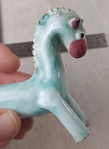 Ancienne figurine, en céramique, cheval, à identifier
