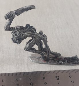 Old metal gaming figurine, to be identified.