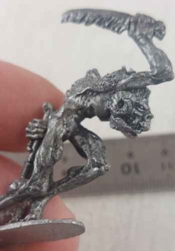 Ancienne figurine en métal pour jeu de rôle, à identifier ^
