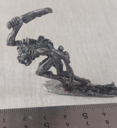 Ancienne figurine en métal pour jeu de rôle, à identifier ^