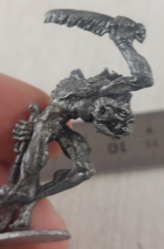 Ancienne figurine en métal pour jeu de rôle, à identifier ^