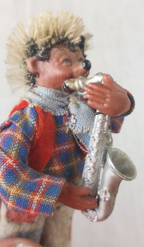 Ancienne figurine / peluche, hérisson Mecki musicien, Steiff