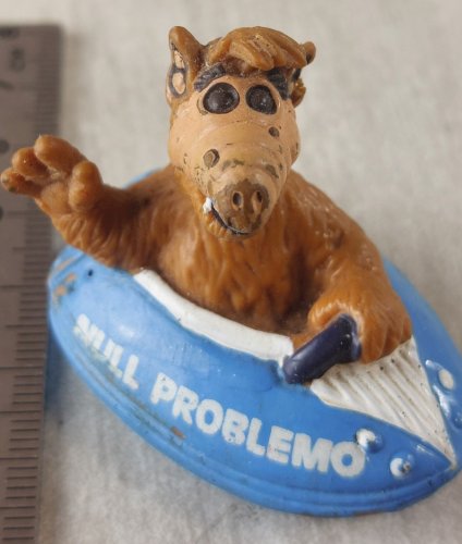 Ancienne figurine PVC Alf dans bateau, Bully ^