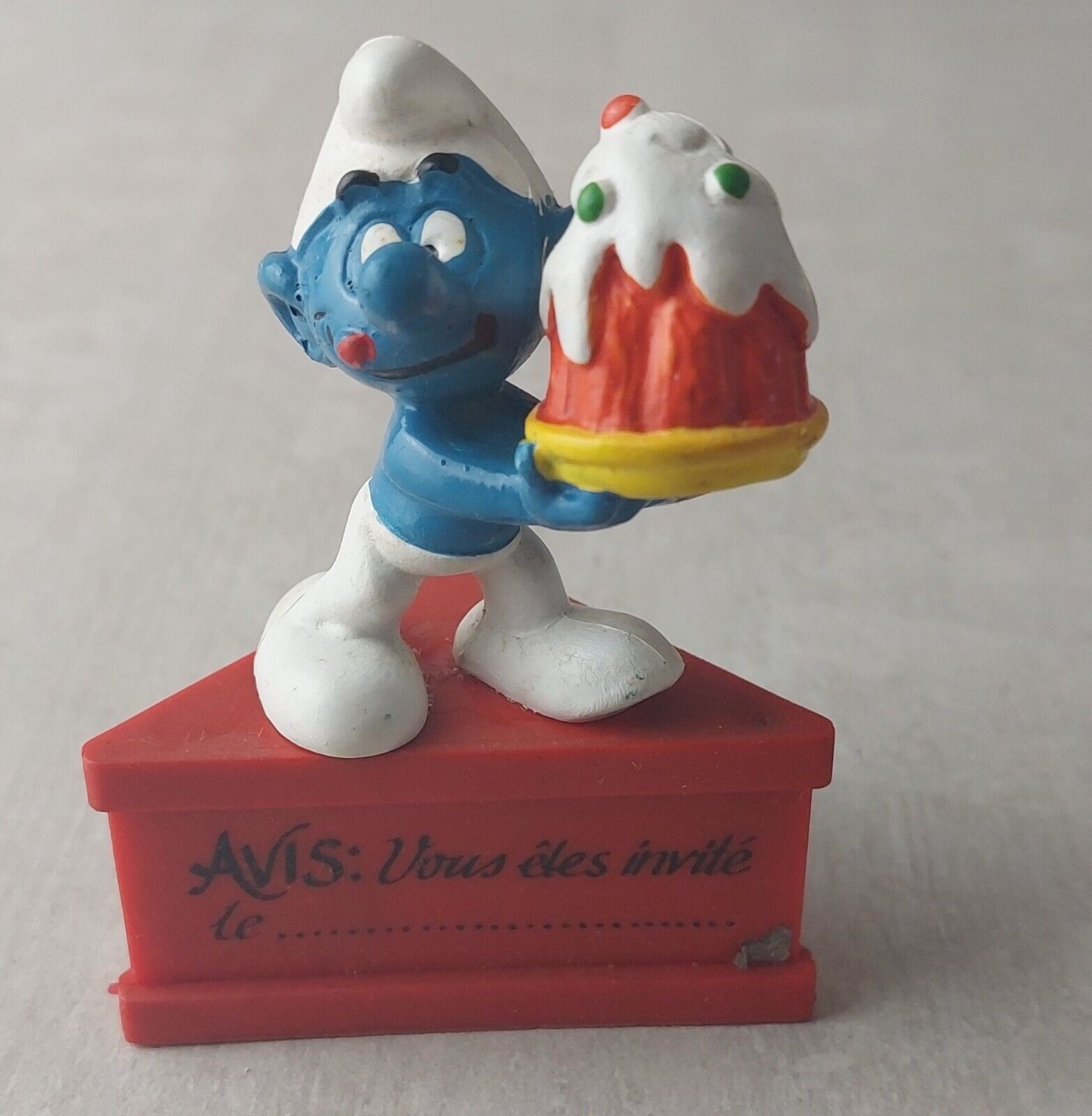 Figurine Vintage Schtroumpf Footballeur Sur Socle - Années 80 - Marque Schleich - Très Bon état