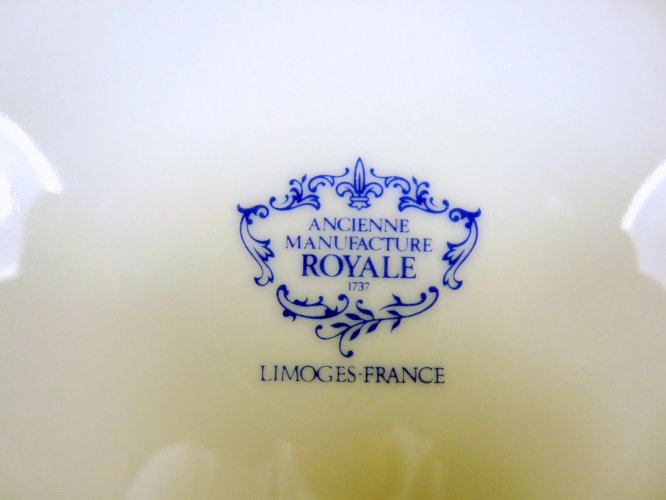 Ancienne Grande Assiette Manufacture Royale Limoges France Fleurs Médaillon Sign