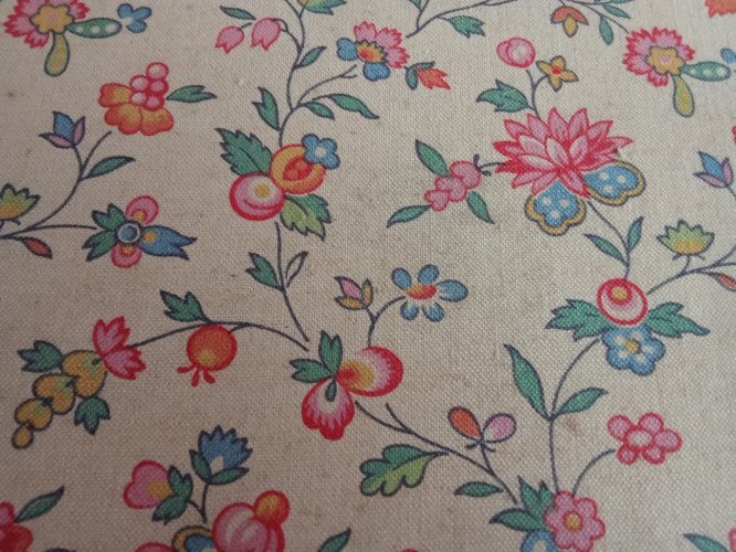 Ancienne Grande Boite à couture ouvrage Tissu Fleuri Vintage flowered fabric box