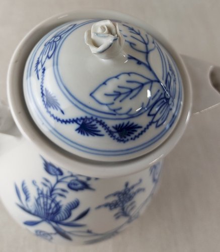 Ancienne grande cafetière, décor Blue Onion / porcelaine Tchécoslovaquie / Czech