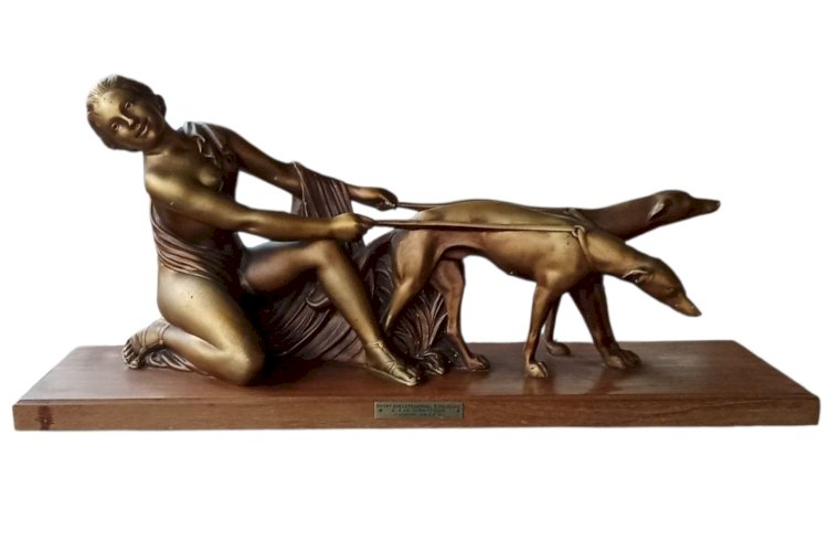 Ancienne grande statue plâtre dames aux lévriers lévrier A Azori Années 1930