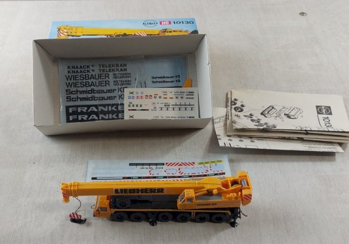Ancienne grue télescopique Liebherr, Kibri 10130, en HO