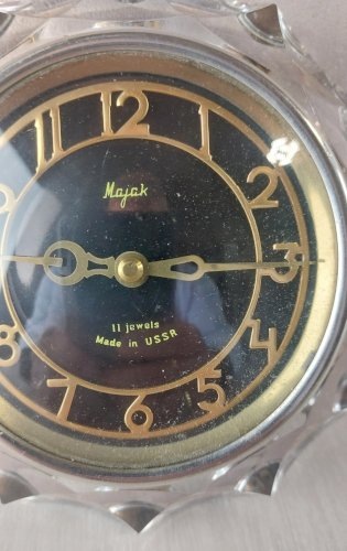 Ancienne horloge / montre de table, Majak USSR, cristal, art deco ^