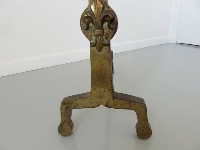 ANCIENNE IMPOSANTE PAIRE DE CHENETS  FLEUR DE LYS  EN BRONZE DORE 