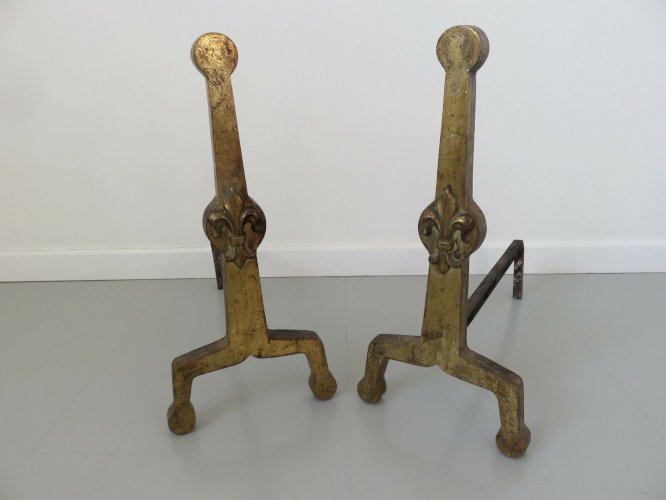 ANCIENNE IMPOSANTE PAIRE DE CHENETS  FLEUR DE LYS  EN BRONZE DORE 