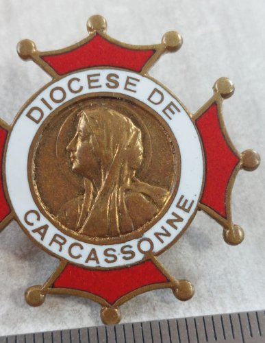Ancienne insigne / médaille religieuse émaillée, Diocèse de Carcassonne