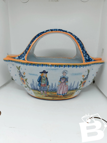 ancienne jardiniere en forme de panier à anse HB Quimper en bon etat