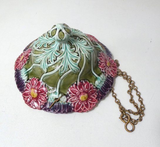 ancienne jardinière flottante barbotine suspendue