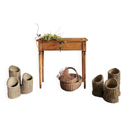 Ancienne jardinière sur pieds