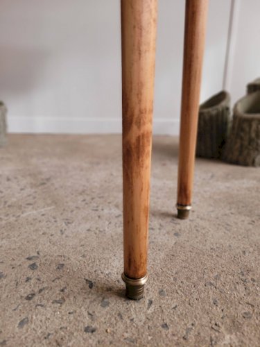 Ancienne jardinière sur pieds