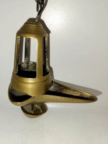 ancienne lampe a huile en laiton complete en bon etat