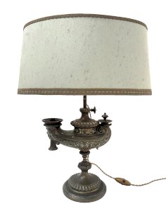 Ancienne lampe a huile mise a l'électricité XIX siècle