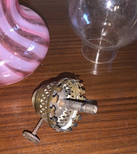 Ancienne lampe à pétrole 1900's en verre de Murano berlingot