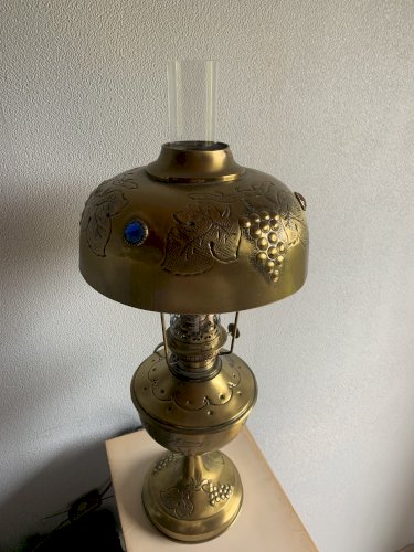 ANCIENNE LAMPE A PETROLE