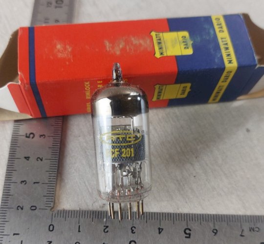 Ancienne lampe / ampoule, tubes radio, Miniwatt Dario, PCF 201