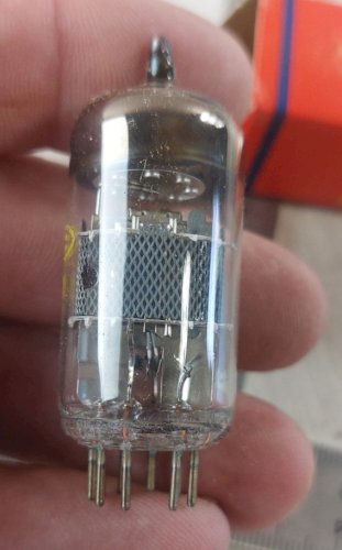 Ancienne lampe / ampoule, tubes radio, Miniwatt Dario, PCF 201