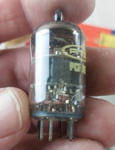 Ancienne lampe / ampoule, tubes radio, Miniwatt Dario, PCF 801