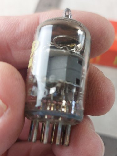 Ancienne lampe / ampoule, tubes radio, Miniwatt Dario, PCF 801