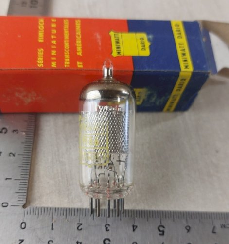 Ancienne lampe / ampoule, tubes radio, Miniwatt Dario, PF 86