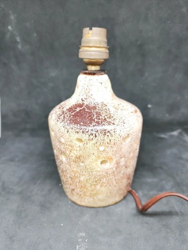 ancienne lampe de table année 50-60 en bon etat