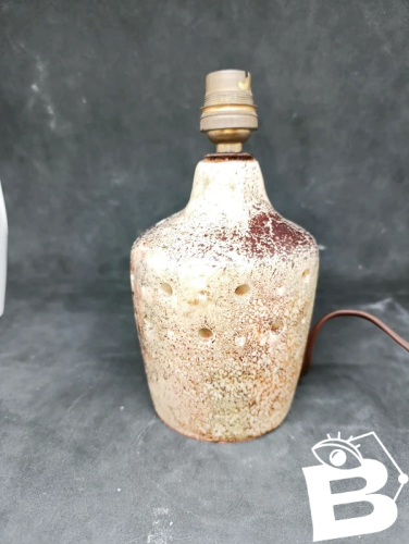 ancienne lampe de table année 50-60 en bon etat