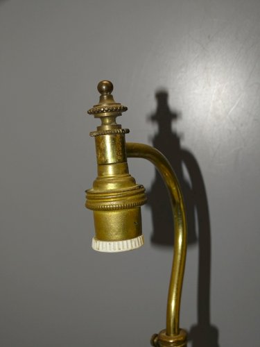 -ANCIENNE LAMPE LAITON PIEDS GLANDS SUPPORT STATUETTE POUR MISE EN VALEUR  D