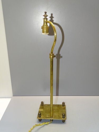 -ANCIENNE LAMPE LAITON PIEDS GLANDS SUPPORT STATUETTE POUR MISE EN VALEUR  D