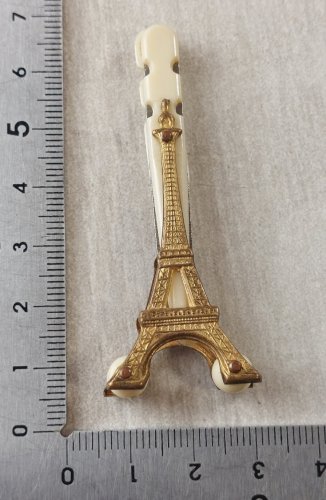 Ancienne lime à ongle, décor Tour Eiffel, Exposition Universelle 1889