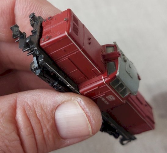 Ancienne locomotive Diesel DB V 100 1026 + 6 wagons marchandises, Lima, en N