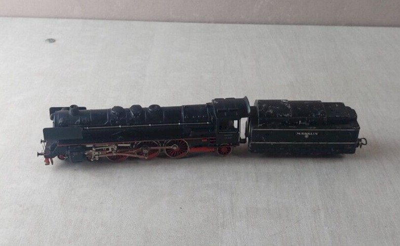 Ancienne locomotive vapeur 3048 + tender, 01 097, Märklin, en HO