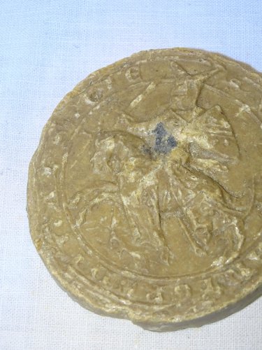 -ANCIENNE MATRICE MOULAGE SCEAU MEDIEVAL CHEVALIER EN ARMURE A CHEVAL VITRINE  D