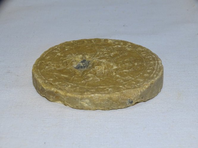 -ANCIENNE MATRICE MOULAGE SCEAU MEDIEVAL CHEVALIER EN ARMURE A CHEVAL VITRINE  D