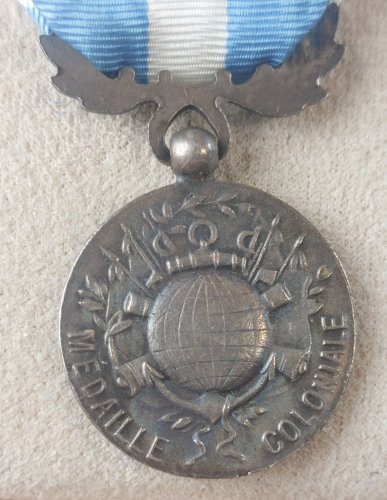 Ancienne médaille coloniale, barrette Algérie ^