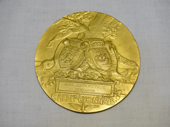 - ANCIENNE MEDAILLE de TABLE BRONZE HENRI GERMAIN FONDATEUR CREDIT LYONNAIS    D