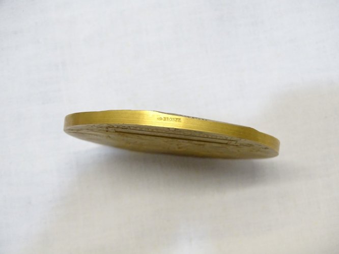 - ANCIENNE MEDAILLE de TABLE BRONZE HENRI GERMAIN FONDATEUR CREDIT LYONNAIS    D