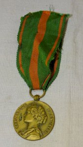 - ANCIENT ESCAPED MEDAL FRENCH REPUBLIC MILITARIA DECORATION D