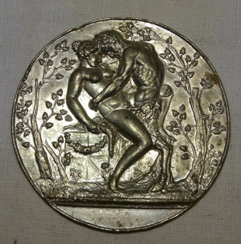 -ANCIENNE MEDAILLE EROTIQUE ALUMINIUM UNIFACE BELZEBUTH DIABLE VITRINE