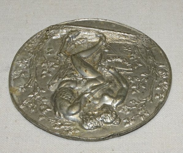 -ANCIENNE MEDAILLE EROTIQUE ALUMINIUM UNIFACE BELZEBUTH DIABLE VITRINE