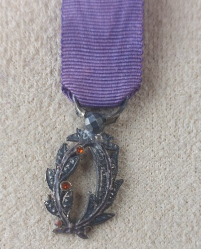 Ancienne médaille miniature, chevalier de lordre des palmes académiques, argent ^
