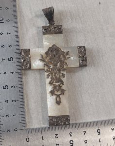 Ancienne médaille / pendentif, croix, en nacre et argent