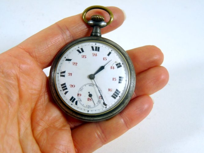 Ancienne montre à gousset suisse, acier monogramme or, poinçon tête d'aigle