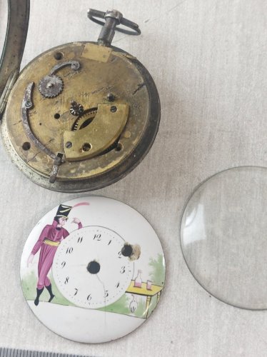 Ancienne montre gousset au coq, décor émail peint, en argent, 18ème